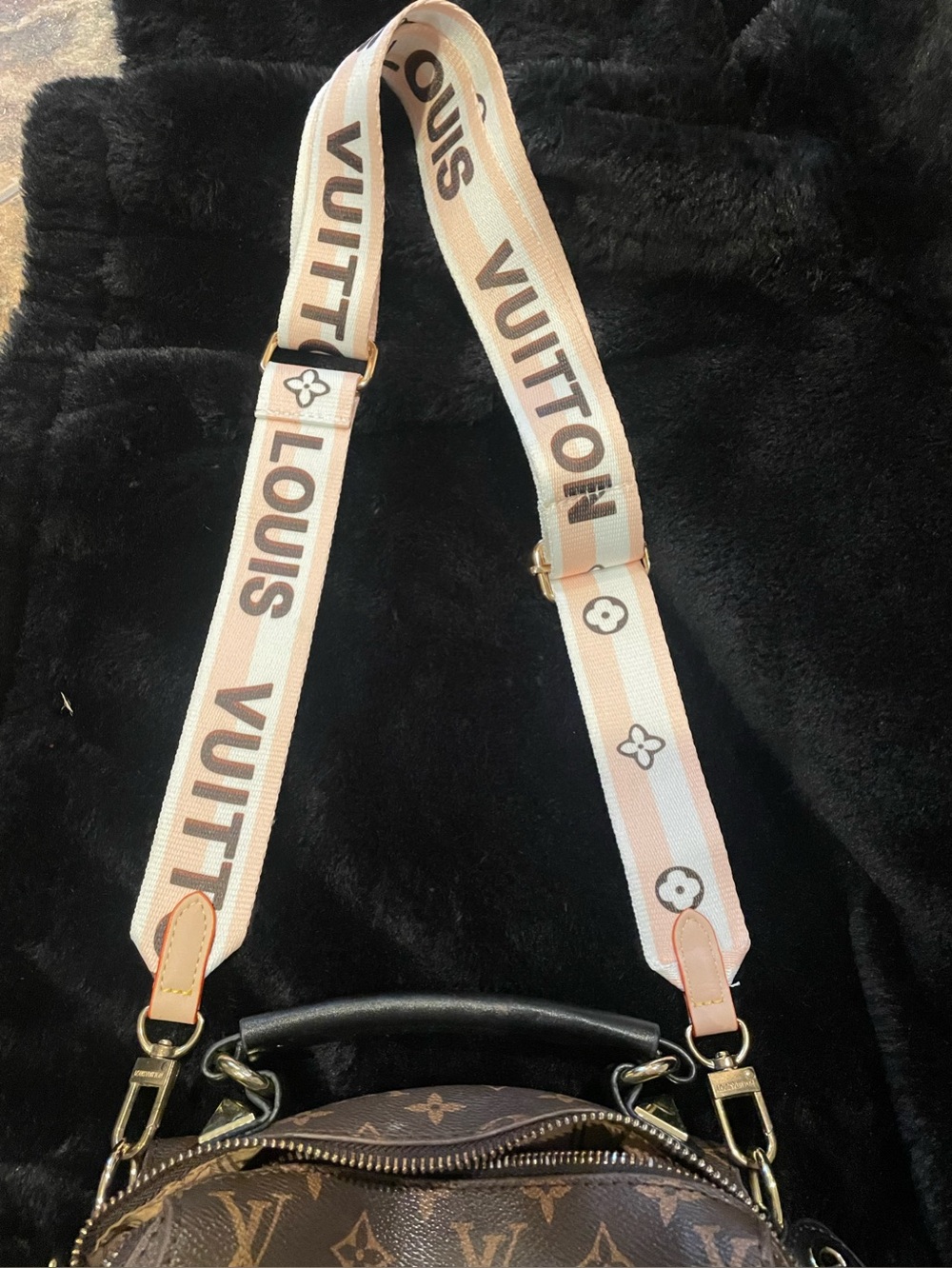 LVee monogram logo bag purse strap adjustable 💕🔥